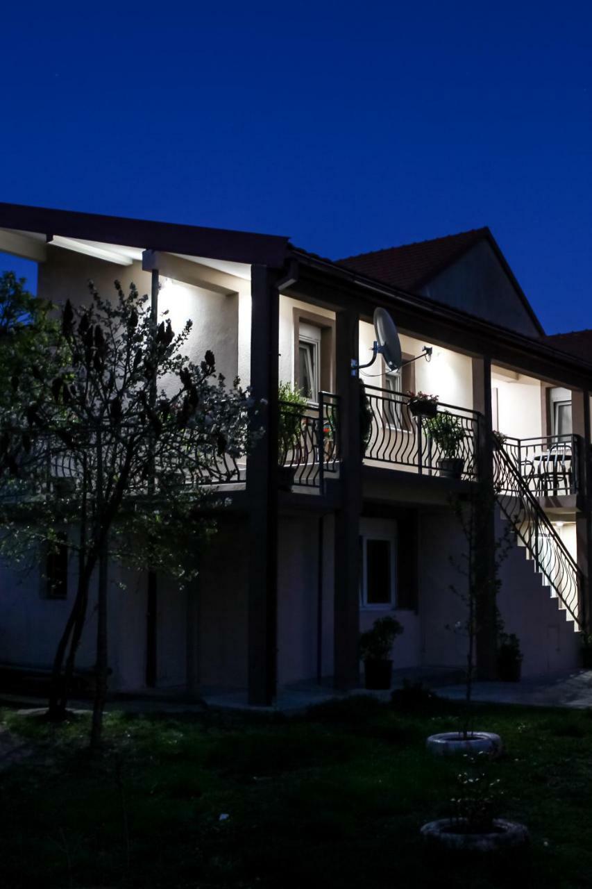 Apartman Kaca Cetinje Kültér fotó